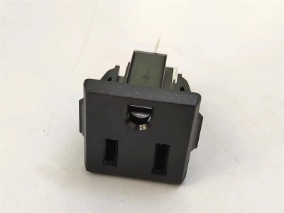 BS-U15-11-B美規(guī)15A 125V開叉腳插座